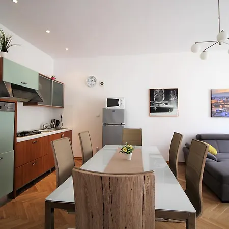 Agnes Palladium * Praha